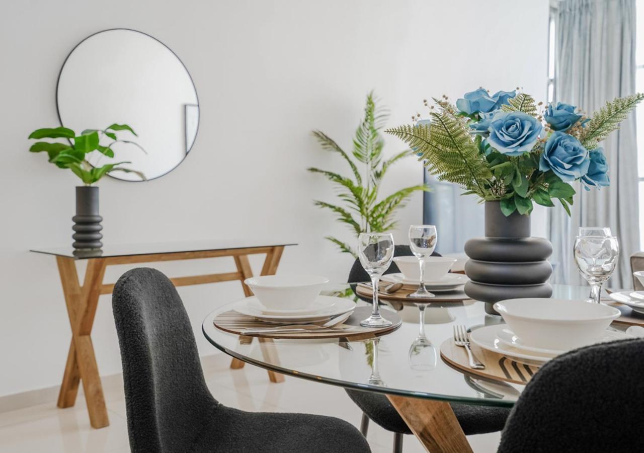 Apartment Host And - Luxury In Orchid, Damac Hills With Premium Amenities Dubai