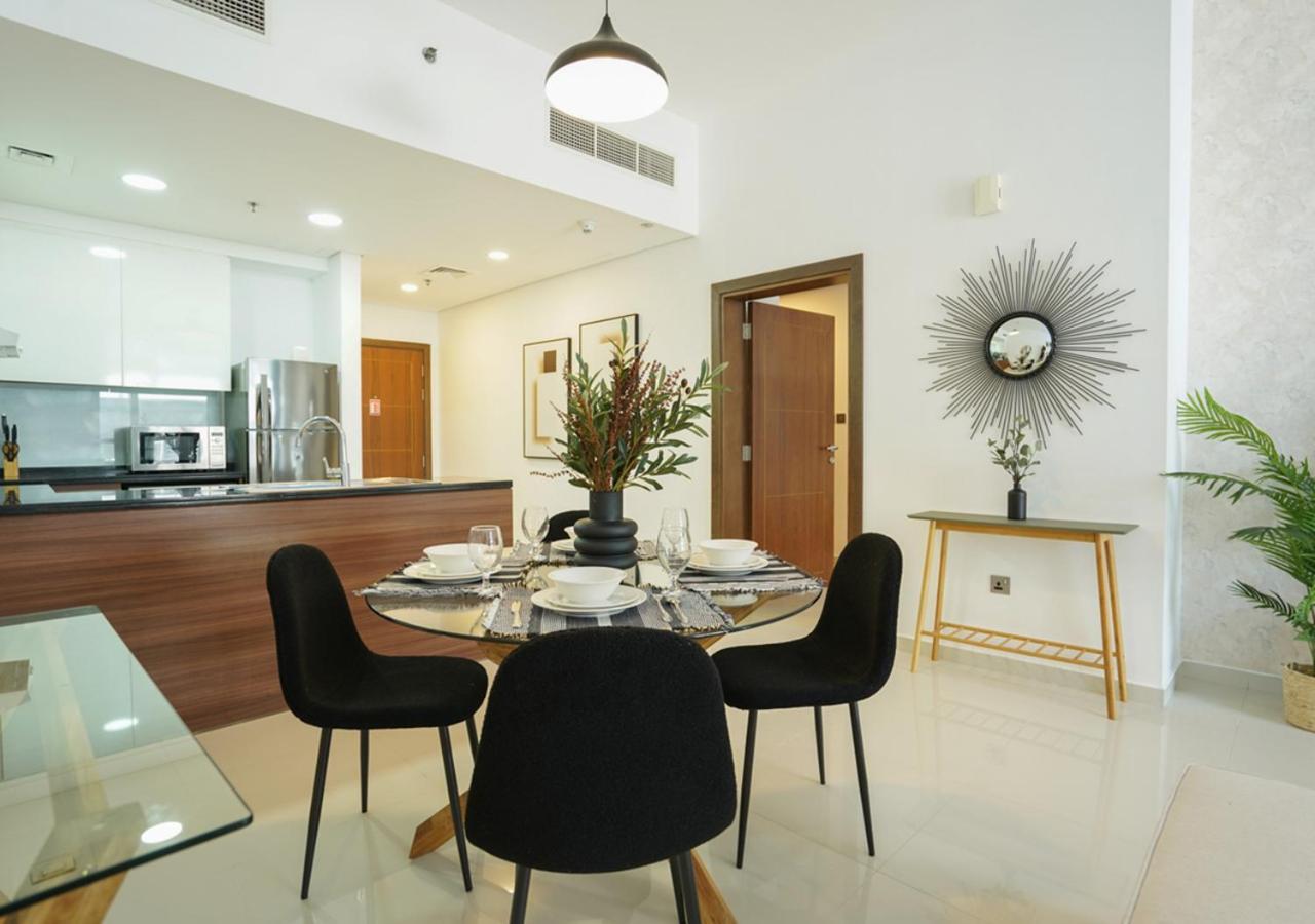 Host And - Luxury In Orchid, Damac Hills With Premium Amenities Dubai